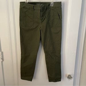 Old Navy olive pixie pants